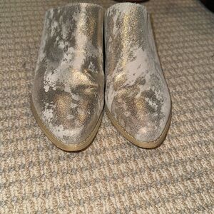 VERY VOLATILE LOS ANGELES SUPER CUTE BOOT MULES IN SIZE 8